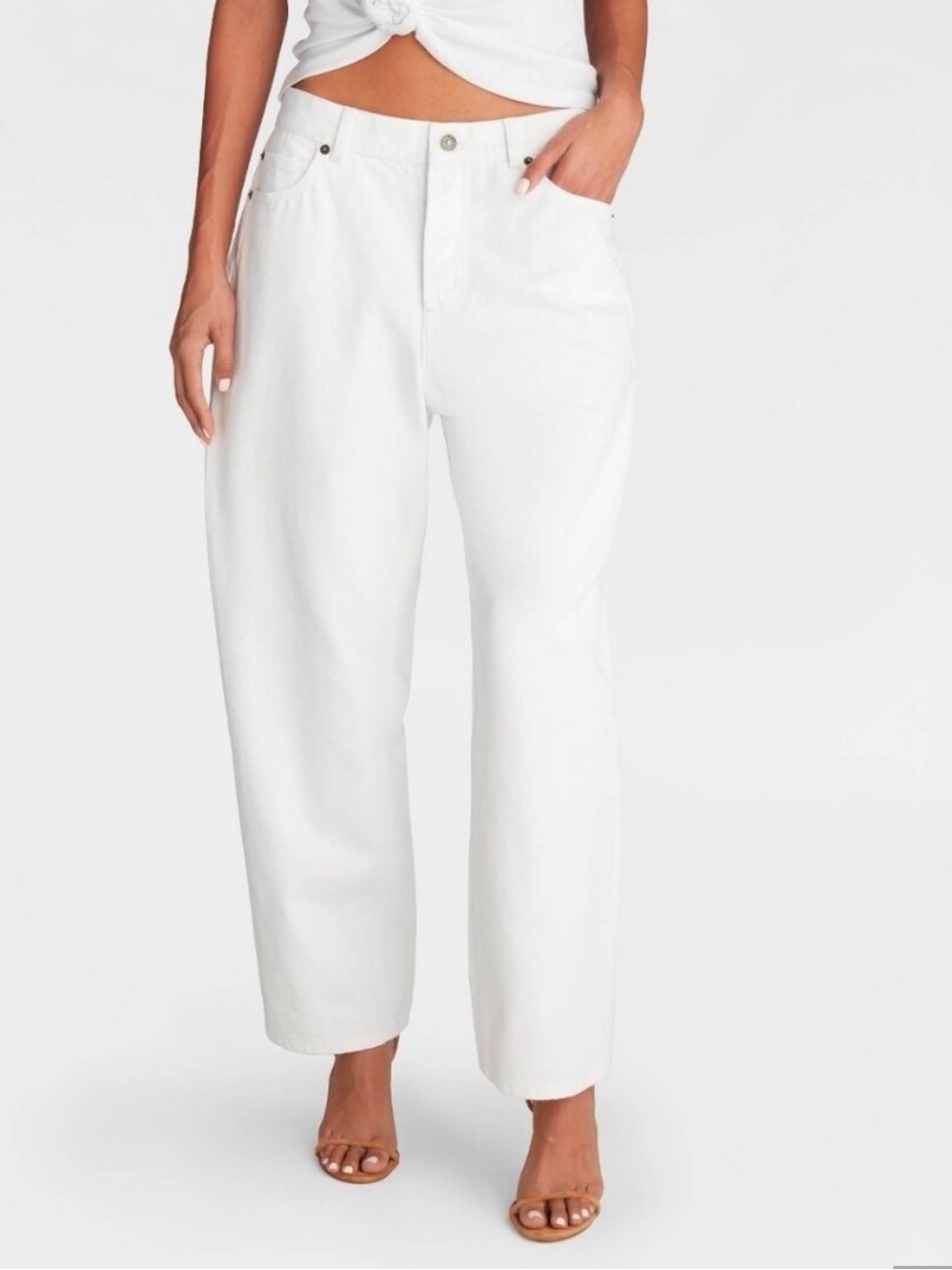 KBB NWT 6 White Mid-Rise straight leg relaxed button fly denim jeans